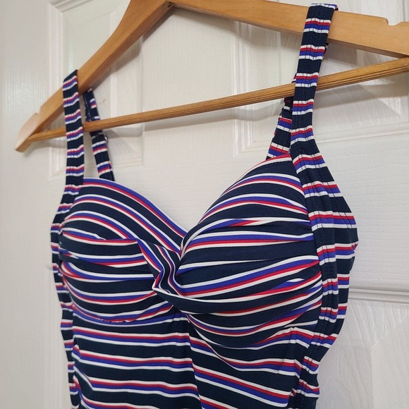 Niptuck Swim Womens Tankini Swimsuit Top Navy Red Stripe Multi Fit Cup Size 6 - Picture 2 of 9